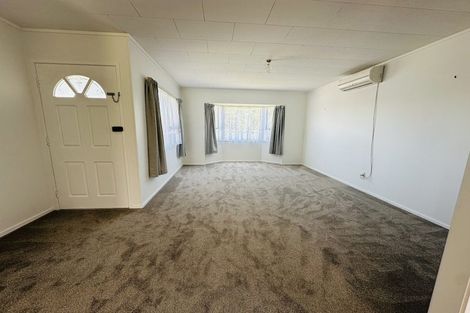 Photo of property in 50 Athena Drive, Totara Vale, Auckland, 0629