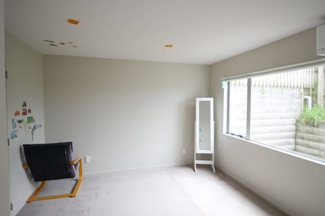 Photo of property in 37 Meadowcroft Grove, Johnsonville, Wellington, 6037