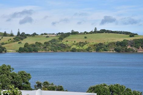 Photo of property in 76a Shakespear Road, Army Bay, Whangaparaoa, 0930