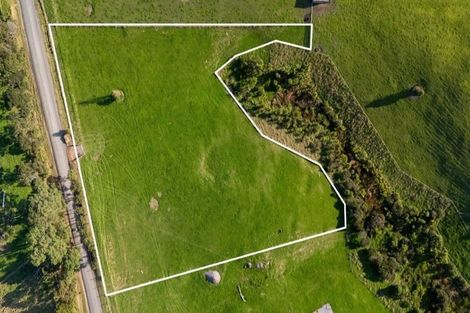 Photo of property in 88 Valley Road, Waitoki, 0871