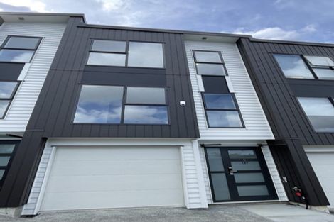 Photo of property in 5/107 Hobsonville Road, West Harbour, Auckland, 0618