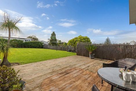 Photo of property in 2 Keys Street, Belmont, Auckland, 0622