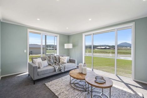 Photo of property in 12 Karaka Place, Kinloch, Taupo, 3377