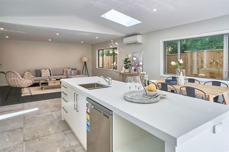 Photo of property in 5a Woodstock Place, Hokowhitu, Palmerston North, 4410