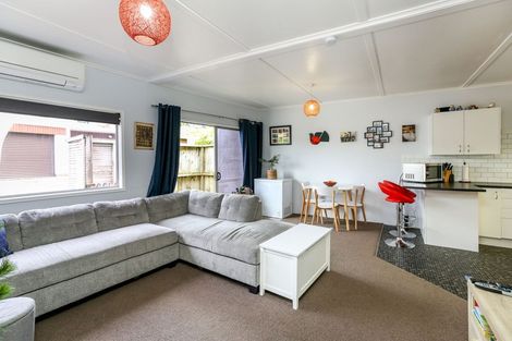 Photo of property in 48b Pitcairn Street, Oakura, 4314