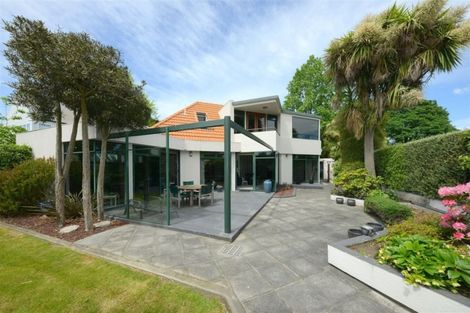 Photo of property in 3/19 Waiwetu Street, Fendalton, Christchurch, 8052