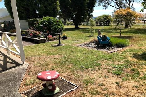 Photo of property in 2 Kingfisher Way, Te Kowhai, Hamilton, 3288