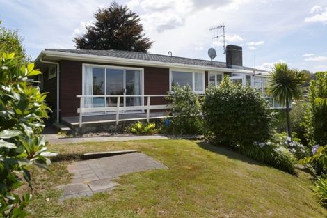 Photo of property in 15 Scenic Heights, Acacia Bay, Taupo, 3330