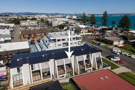 Photo of property in 4/17 Victoria Road, Mount Maunganui, 3116