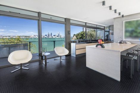 Photo of property in 9 Stanley Point Road, Stanley Point, Auckland, 0624