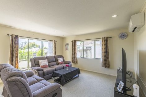 Photo of property in 33 Rosewood Place, Paraparaumu, 5032