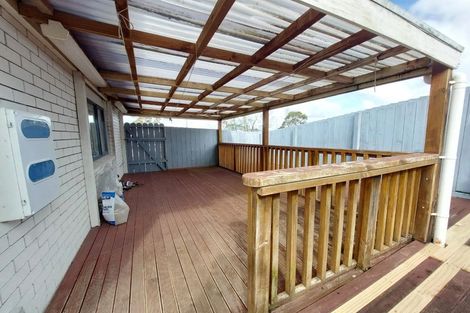 Photo of property in 27 Gordon Stanley Drive, Massey, Auckland, 0614