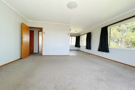 Photo of property in 2/90 Te Atatu Road, Te Atatu South, Auckland, 0610