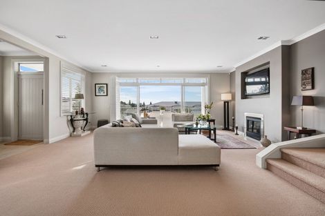 Photo of property in 9 Landmark Terrace, Orewa, 0931