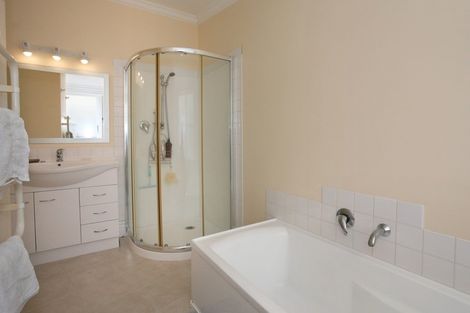 Photo of property in 161 Bridge Street, Bulls, 4818