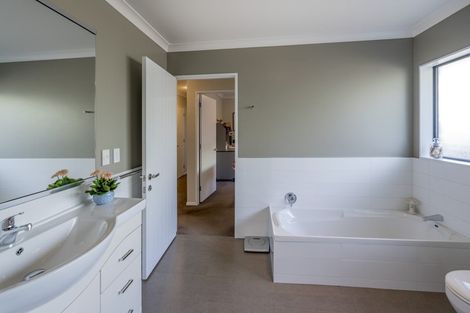 Photo of property in 63a Winchester Street, Levin, 5510