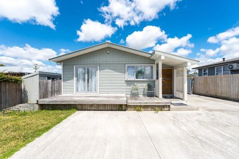 Photo of property in 129 Riverpark Crescent, Henderson, Auckland, 0610