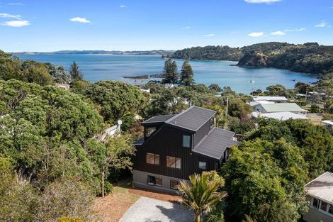 Photo of property in 4 Hillside Crescent, Leigh, 0985