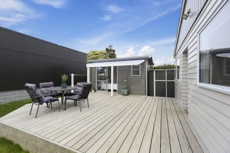 Photo of property in 11 Ropiha Street, Fitzroy, New Plymouth, 4312