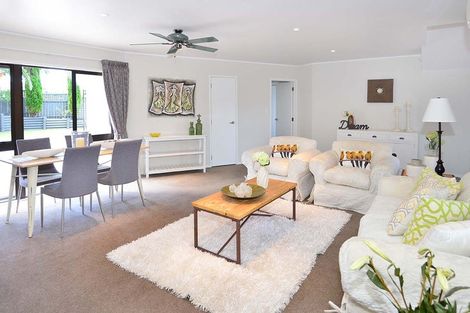 Photo of property in 31 Ronald Macken Place, Windsor Park, Auckland, 0632