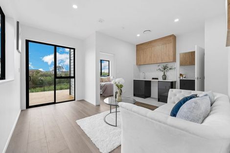 Photo of property in 11 Seagreen Avenue, Rosehill, Papakura, 2113