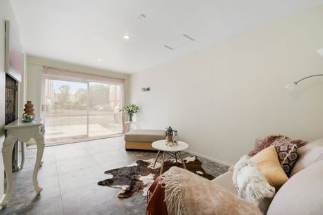 Photo of property in 435b West Coast Road, Glen Eden, Auckland, 0602