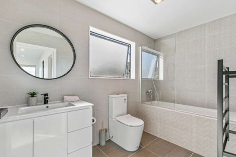 Photo of property in 50 Ascension Crescent, Orewa, 0931