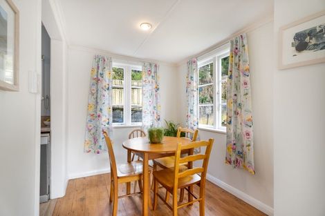 Photo of property in 35 Elmslie Road, Pinehaven, Upper Hutt, 5019