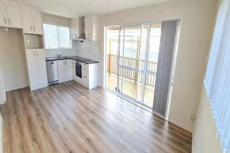 Photo of property in 14 Larissa Avenue, Henderson, Auckland, 0610