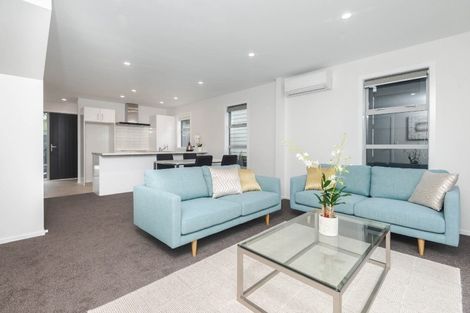 Photo of property in 27d Ranui Terrace, Tawa, Wellington, 5028