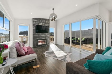Photo of property in 54 Ainslee Street, Highlands Park, New Plymouth, 4312