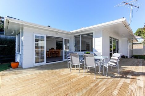 Photo of property in 5a Ambury Place, Merrilands, New Plymouth, 4312