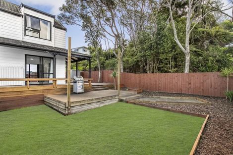 Photo of property in 2/9 Heathglen Place, Bayview, Auckland, 0629