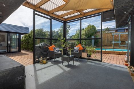 Photo of property in 16 Whyte Street, Paraparaumu Beach, Paraparaumu, 5032