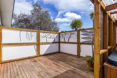 Photo of property in 106 Tamatea Road, Taupo, 3330