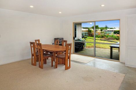 Photo of property in 4 Muritai Grove, Himatangi Beach, Foxton, 4891
