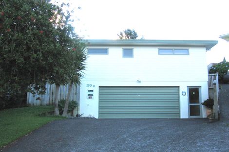 Photo of property in 2/39 Camrose Place, Glenfield, Auckland, 0629