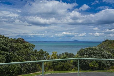 Photo of property in 84 Shakespear Road, Army Bay, Whangaparaoa, 0930