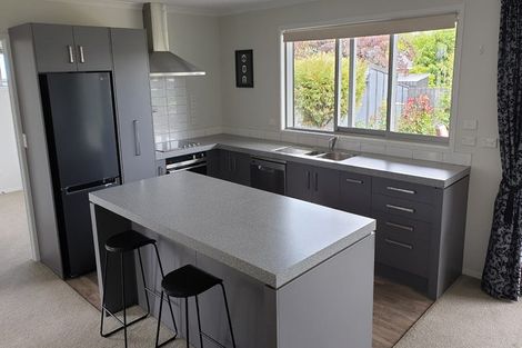 Photo of property in 4 Rogers Place, Kinloch, Taupo, 3377