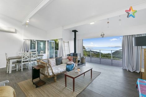 Photo of property in 35 Titiro Moana Road, Korokoro, Lower Hutt, 5012