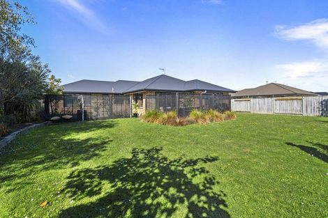 Photo of property in 16 Chestnut Close, Kelvin Grove, Palmerston North, 4414