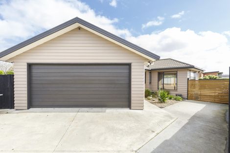 Photo of property in 5 Angelina Way, Kelvin Grove, Palmerston North, 4414