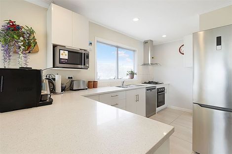 Photo of property in 42 Tiroroa Avenue, Te Atatu South, Auckland, 0610