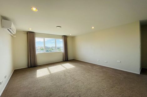 Photo of property in 4a Marina View Drive, West Harbour, Auckland, 0618