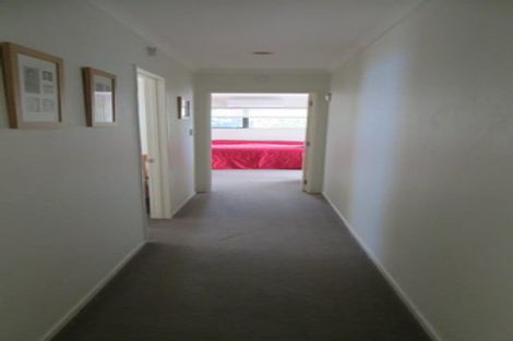 Photo of property in 40 Leafield Crescent, Henderson, Auckland, 0612