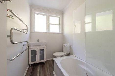 Photo of property in 2 Dunedin Terrace, Melrose, Wellington, 6023