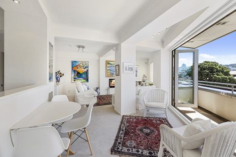 Photo of property in Rockhaven Saville, 116 Oriental Parade, Oriental Bay, Wellington, 6011