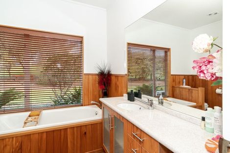 Photo of property in 337d Clarks Beach Road, Clarks Beach, Pukekohe, 2679