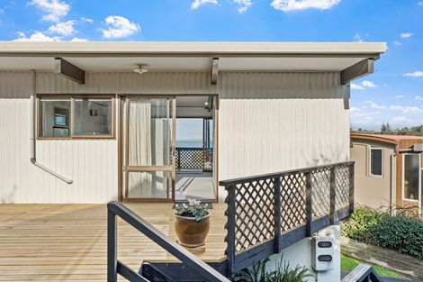 Photo of property in 32 Zita Avenue, Matakatia, Whangaparaoa, 0930