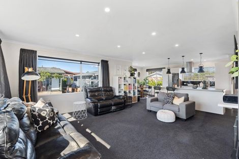 Photo of property in 16 Lockhart Avenue, Milson, Palmerston North, 4414